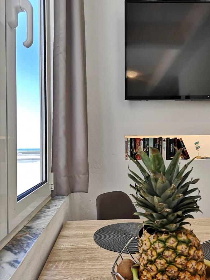 Salty Alley Seaside Apartment 레팀노 외부 사진