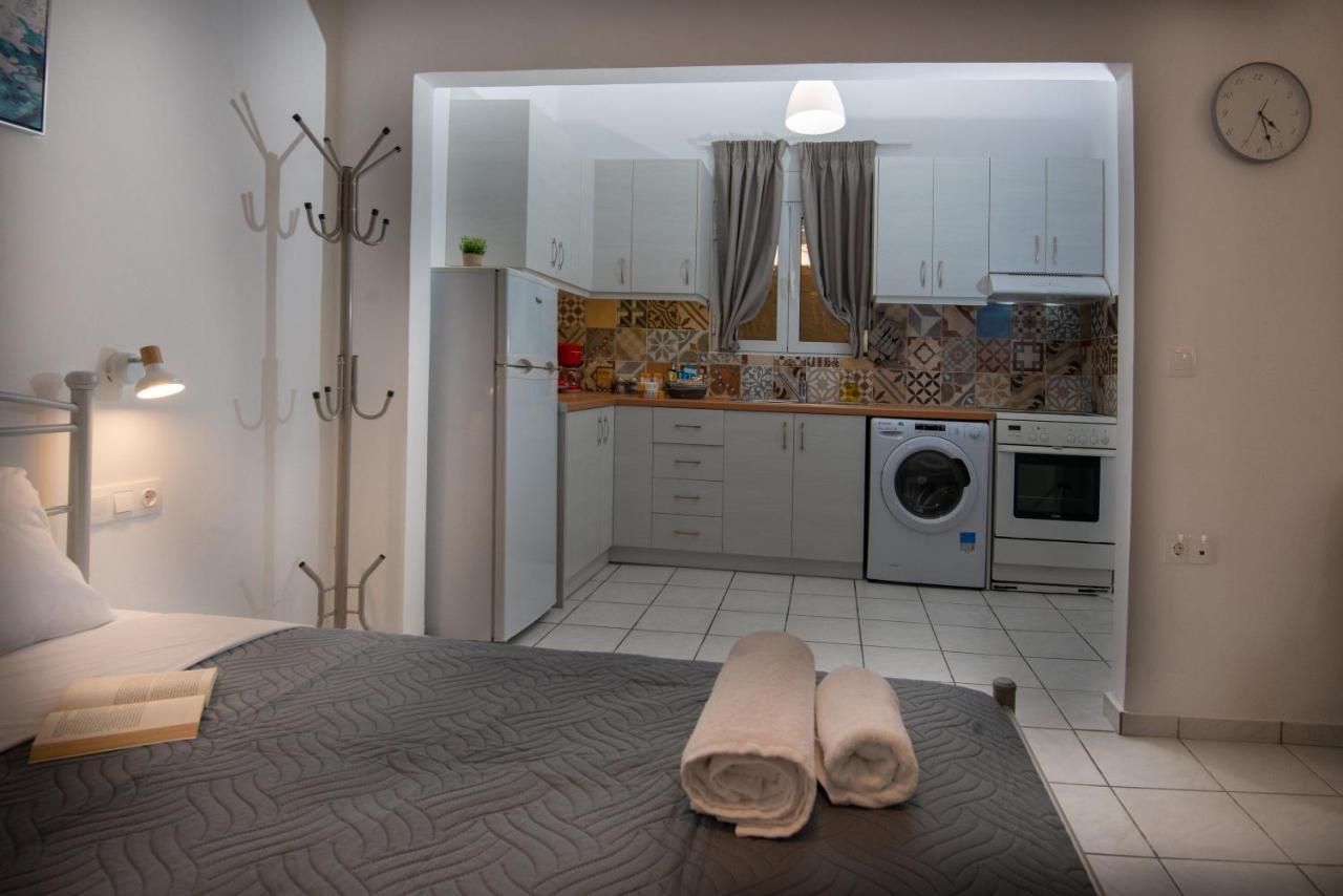 Salty Alley Seaside Apartment 레팀노 외부 사진