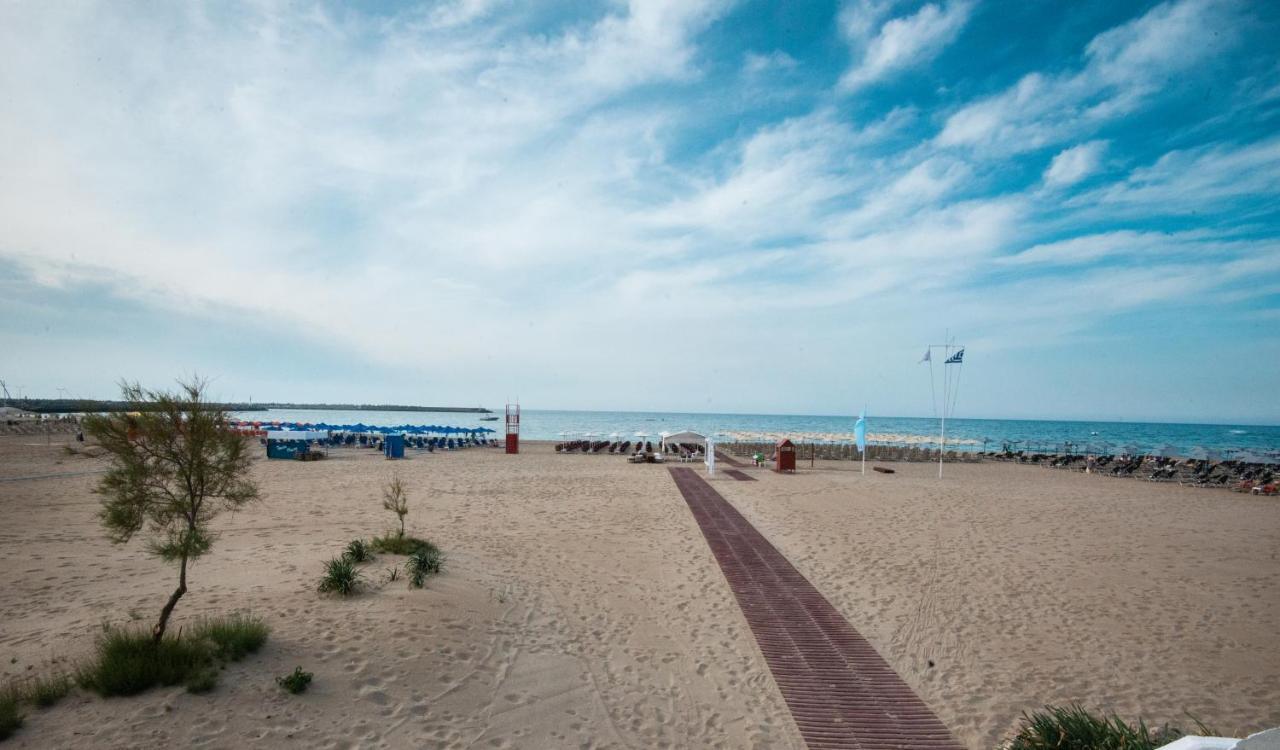 Salty Alley Seaside Apartment 레팀노 외부 사진